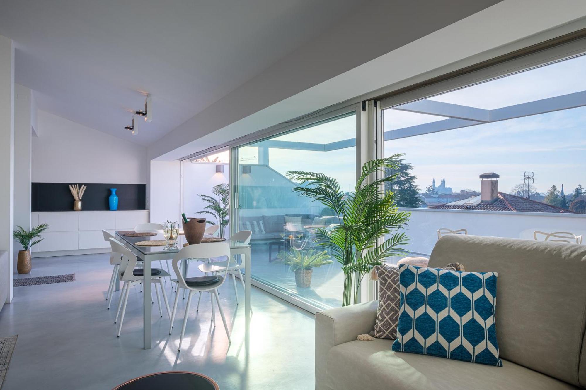 Lux Attic Apartment