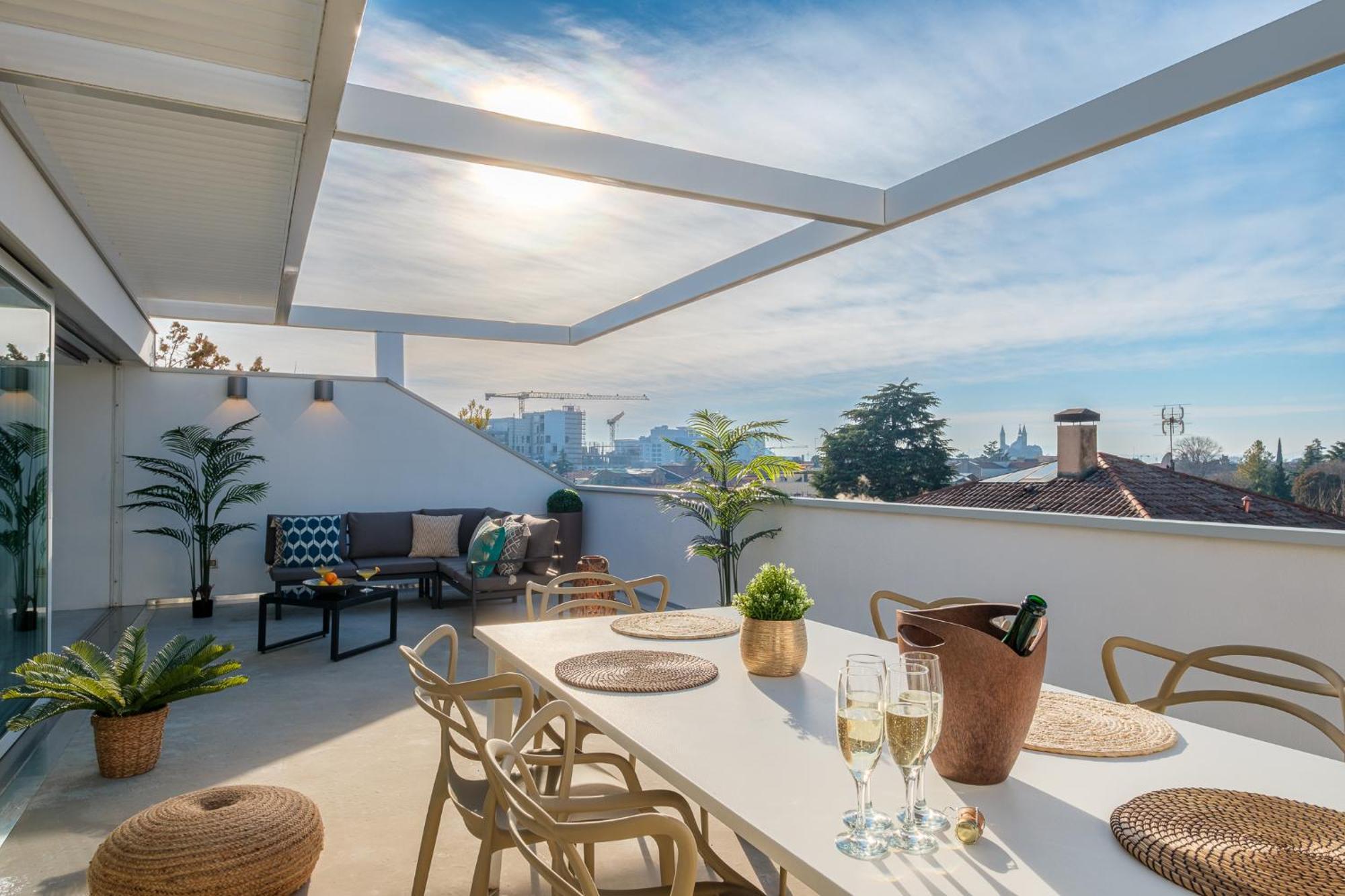 Apartment Lux Attic *